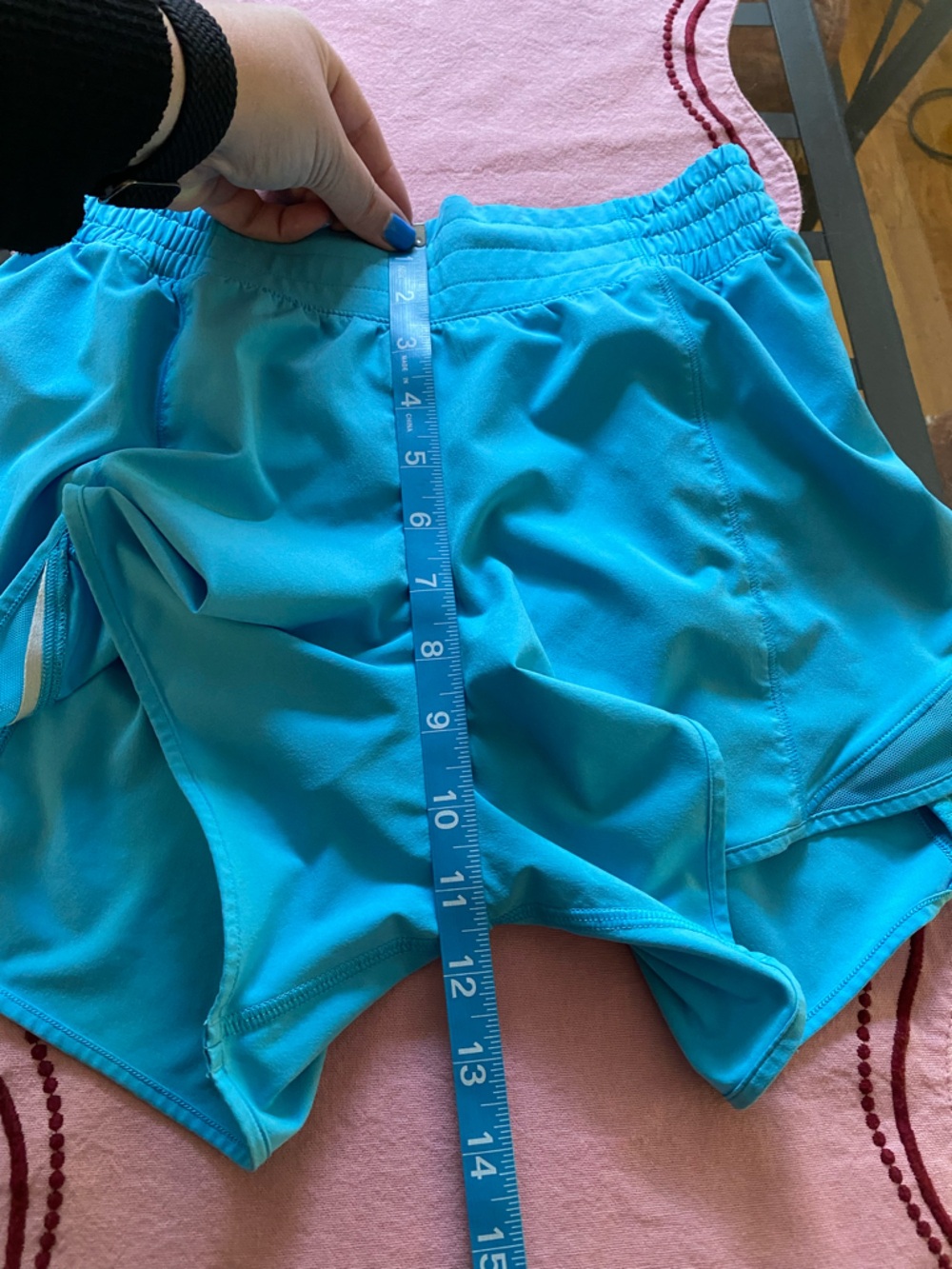 Lululemon Turquoise Blue Hotty Hot High Rise Lined Short 4 inch 4 - Picture 14 of 16